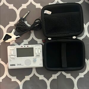 TM-60 White Tuner Metronome with Case
